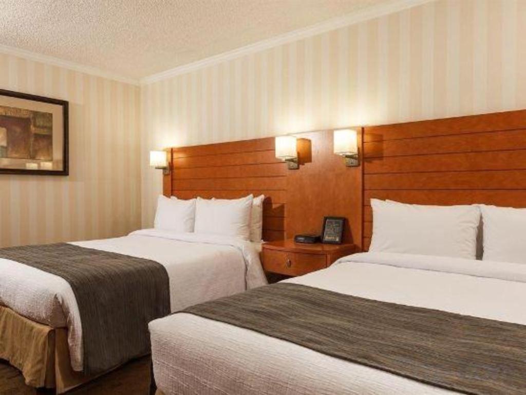 The Glenmore Inn & Convention Centre 卡加利 外观 照片