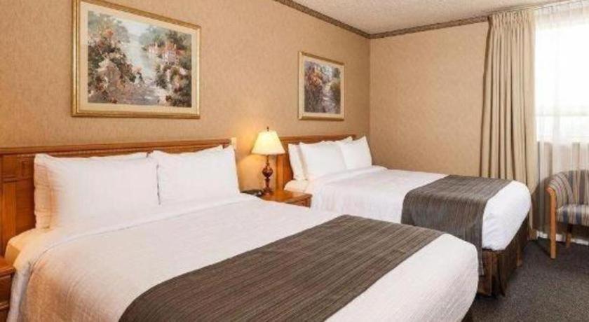 The Glenmore Inn & Convention Centre 卡加利 外观 照片
