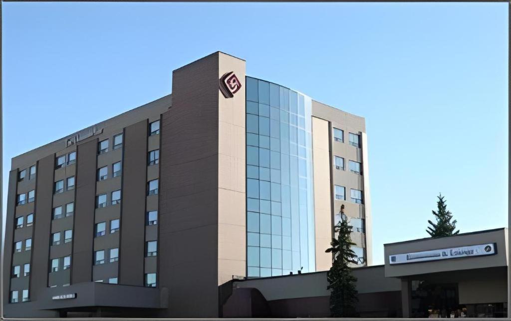 The Glenmore Inn & Convention Centre 卡加利 外观 照片